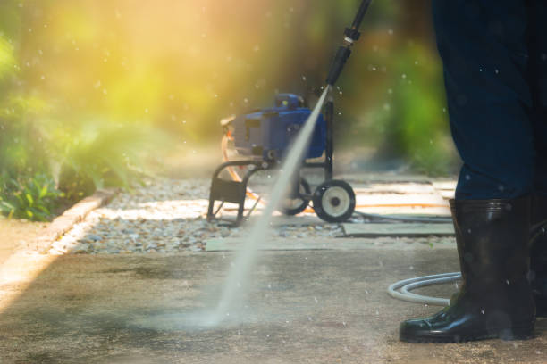 Best Animal Enclosure Cleaning  in Newburg, WI